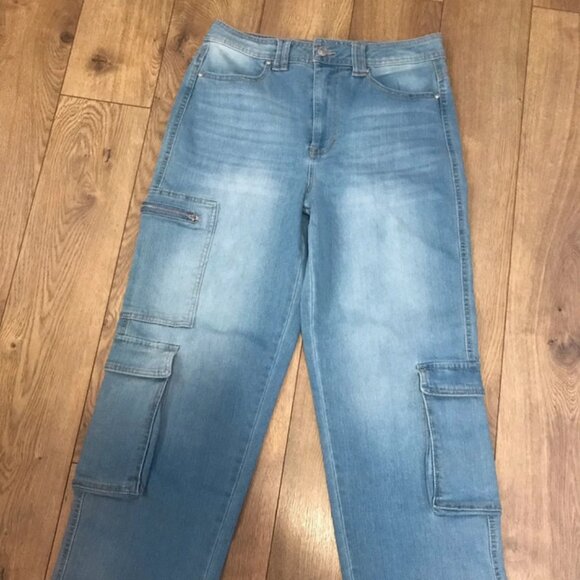 Madden NYC Juniors High Rise Cargo Pants - Picture 5 of 13